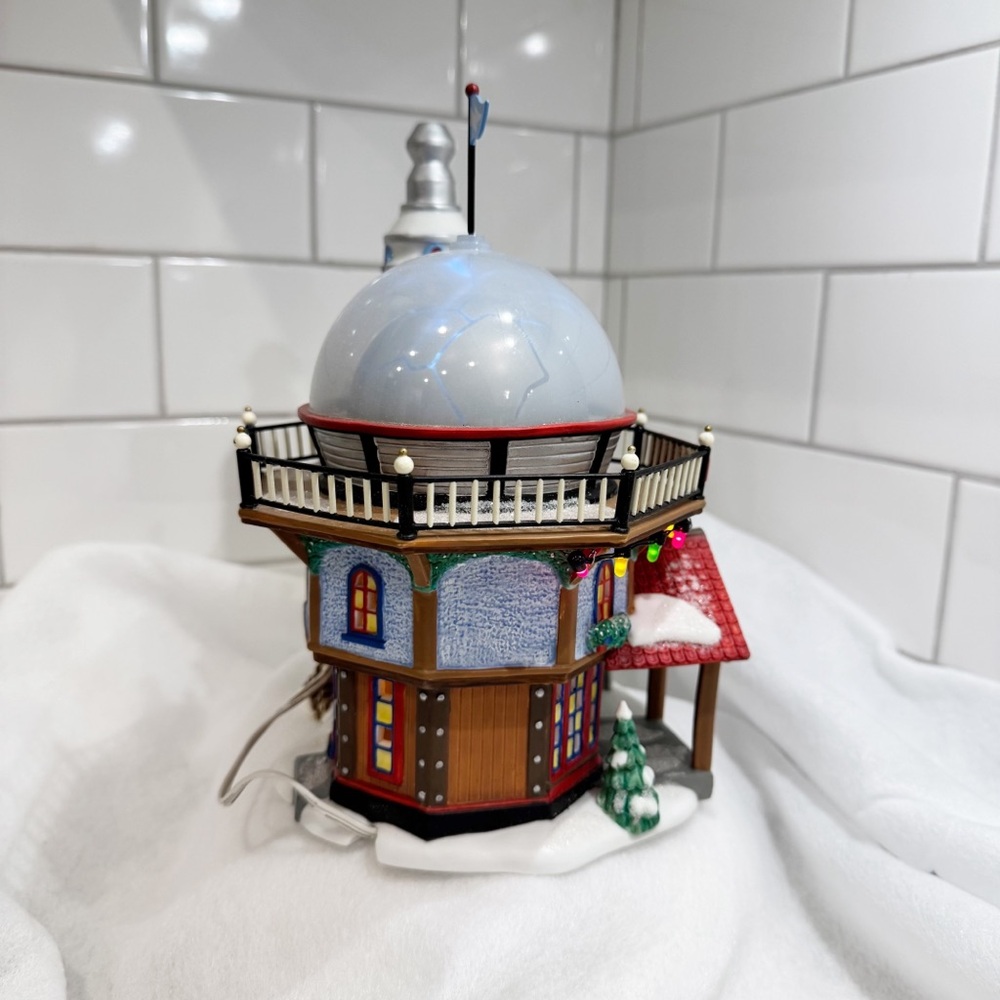 ❤️🎄❤️ Dept 56 | “Polar Power Company”| North Pole Series ❤️🎄❤️ - Picture 3 of 15